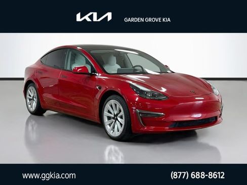Used 2021 Tesla Model 3 Standard Range Plus RWD image 1