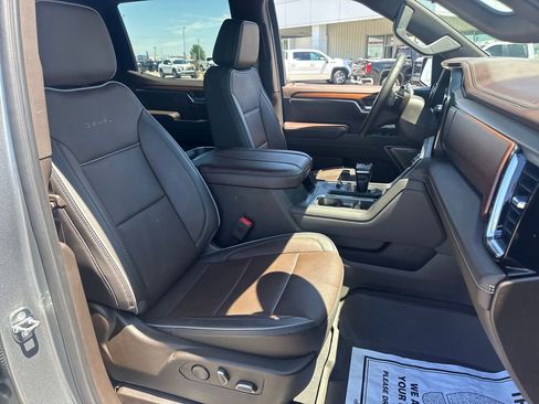 Used 2023 GMC Sierra 1500 Denali w/ Technology Package AWD/4WD image 12