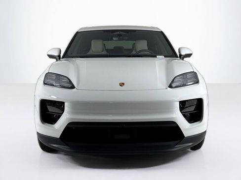 Used 2025 Porsche Macan Electric RWD image 8
