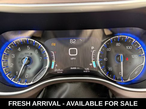 Used 2019 Chrysler Pacifica Touring Plus w/ Advanced Safetytec Group FWD image 11