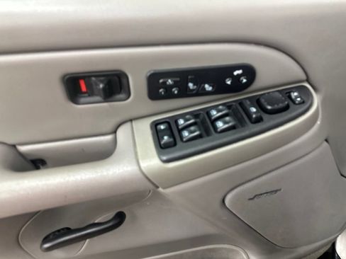 Used 2004 Chevrolet Tahoe Z71 w/ Z71 Preferred Equipment Group AWD/4WD image 35