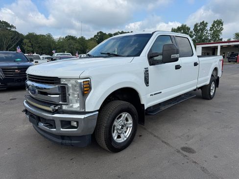 Used 2018 Ford F250 XLT w/ Camper Package AWD/4WD image 1