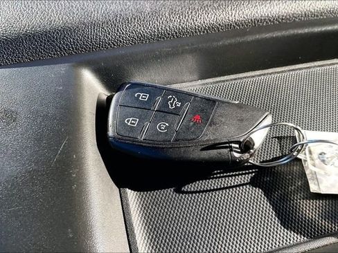 Used 2025 GMC Sierra 1500 SLT image 10