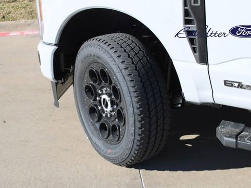 New 2026 Ford F250 Lariat w/ Black Appearance Package image 5