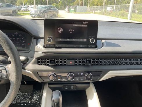 Used 2025 Honda Accord LX image 29