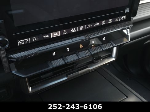 Used 2025 GMC Hummer EV 3X AWD/4WD image 17
