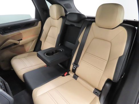 Certified 2026 Porsche Cayenne S AWD/4WD image 42