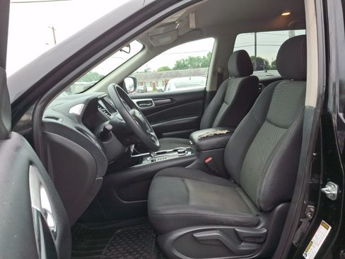 Used 2019 Nissan Pathfinder S AWD/4WD image 14