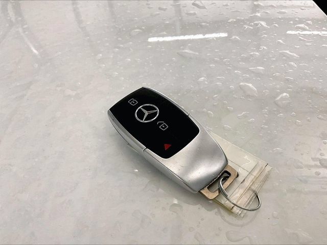 Used 2022 Mercedes-Benz GLB 250 4MATIC image 9