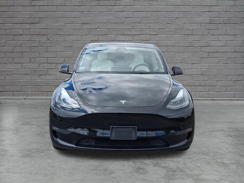 Used 2023 Tesla Model Y Long Range AWD/4WD image 3