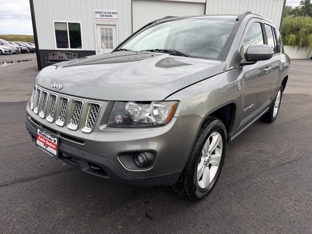 Used 2014 Jeep Compass Latitude AWD/4WD image 9