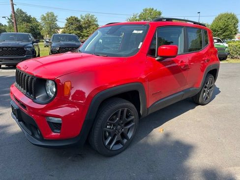 Used 2022 Jeep Renegade Latitude w/ Sun/Sound Group AWD/4WD image 7