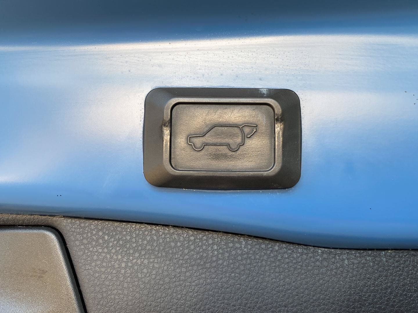 Used 2022 Toyota RAV4 XSE w/ XSE Grade Weather Package AWD/4WD image 12