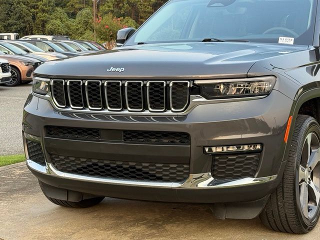 Used 2023 Jeep Grand Cherokee L Limited AWD/4WD image 10