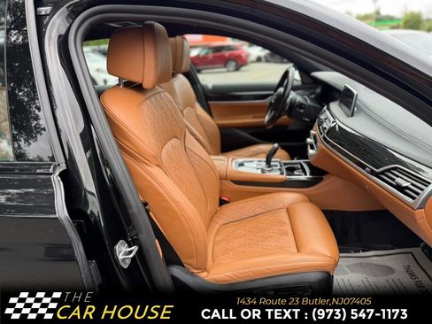 Used 2022 BMW 750Li xDrive AWD/4WD image 23