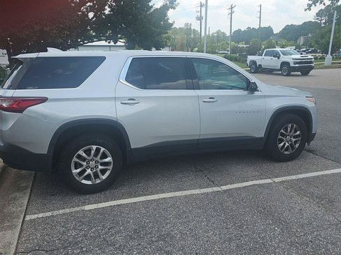 Used 2020 Chevrolet Traverse LS FWD image 4