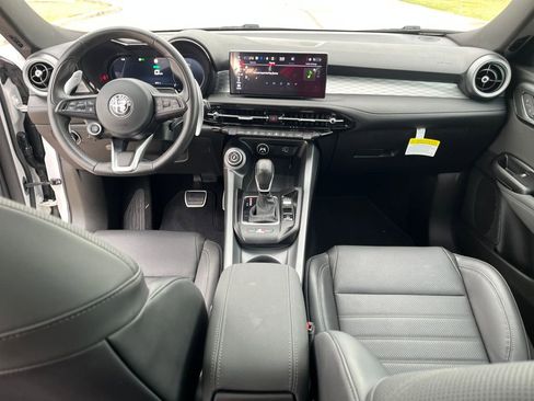 Used 2024 Alfa Romeo Tonale Veloce w/ Premium Interior Package image 15