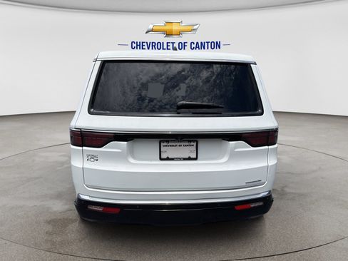 Used 2024 Jeep Wagoneer L Series II w/ Flexible Seating Group AWD/4WD image 6