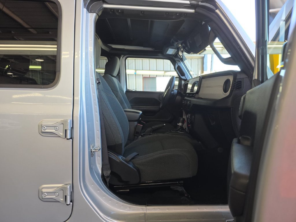 Used 2024 Jeep Wrangler Unlimited AWD/4WD image 5