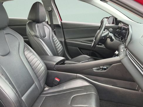 Used 2025 Hyundai Elantra Limited FWD image 36