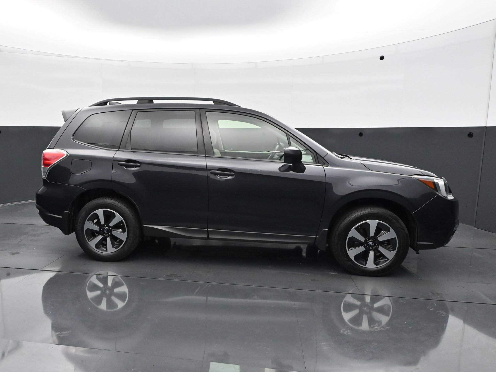 Used 2018 Subaru Forester 2.5i Premium w/ All-Weather Package AWD/4WD image 8