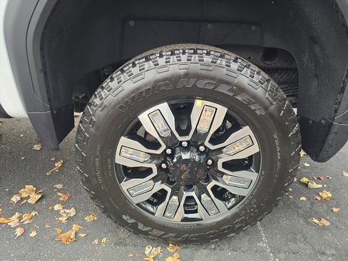 New 2026 GMC Sierra 2500 Denali w/ Denali Reserve Package image 7