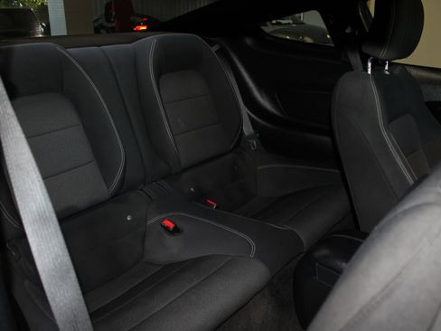 Used 2016 Ford Mustang Coupe RWD image 14