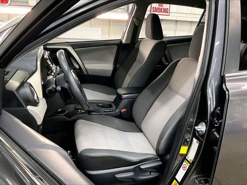 Used 2015 Toyota RAV4 LE image 27
