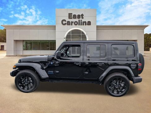 Certified 2025 Jeep Wrangler Unlimited Sahara w/ Safety Group AWD/4WD image 6