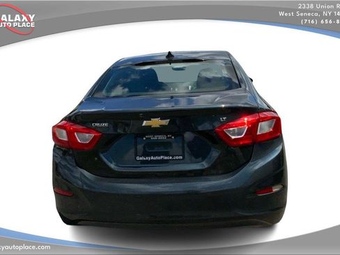 Used 2017 Chevrolet Cruze LT FWD image 6