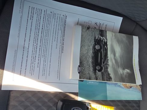 Used 2022 Ford Escape SE w/ Cold Weather Package image 7