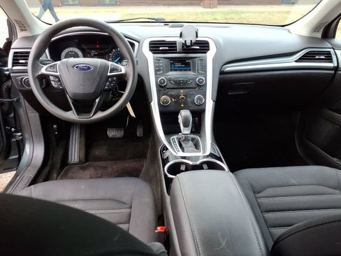 Used 2015 Ford Fusion SE FWD image 12