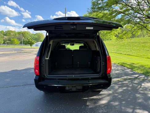 Used 2007 GMC Yukon XL SLT w/ SLT Preferred Equipment Group image 14