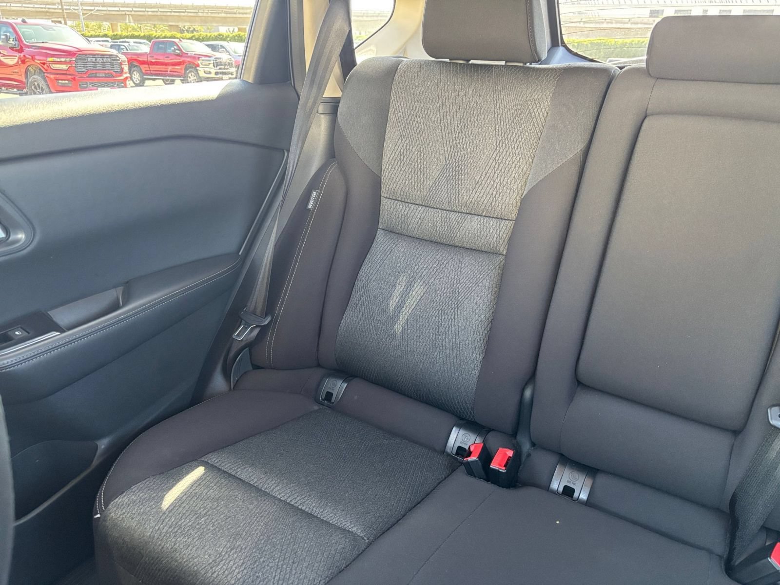 Used 2025 Nissan Rogue SV AWD/4WD image 40