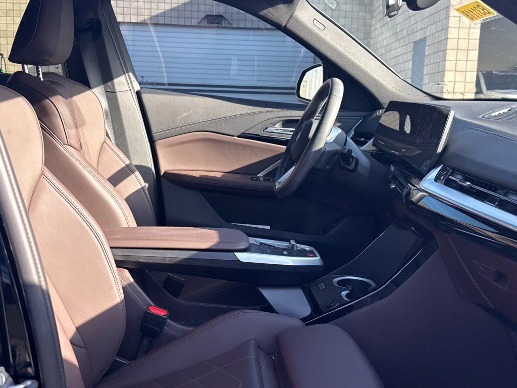 Used 2024 BMW X2 xDrive28i w/ Convenience Package AWD/4WD image 9