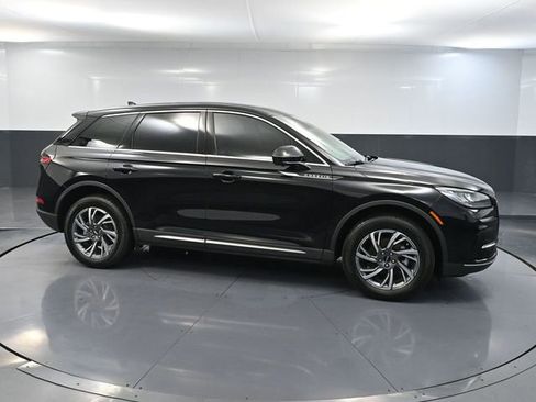 Used 2024 Lincoln Corsair AWD w/ Equipment Group 101A image 4