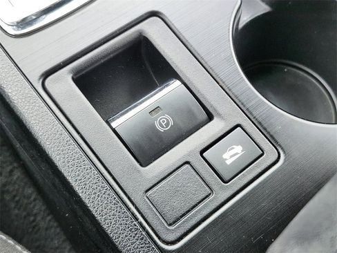 Used 2017 Subaru Legacy 2.5i Premium image 23