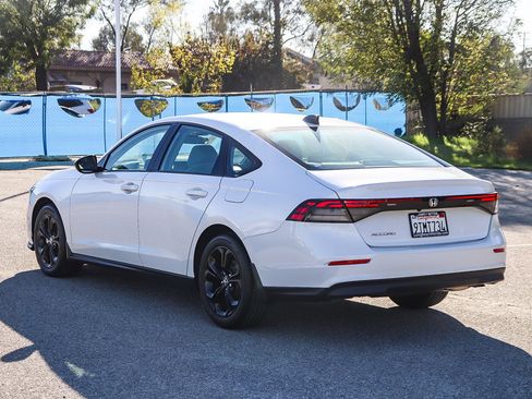 Certified 2025 Honda Accord SE image 7