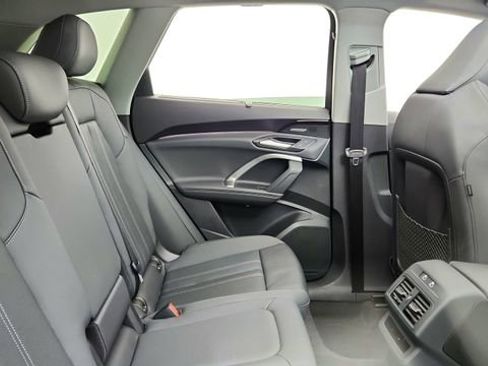 Used 2025 Audi Q5 Premium Plus w/ Premium Plus image 24