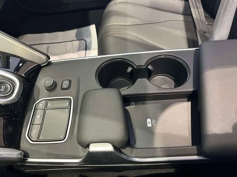 Used 2025 Acura TLX w/ Technology Package image 32