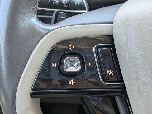 Used 2021 Lincoln Corsair Reserve w/ Equipment Group 201A image 30