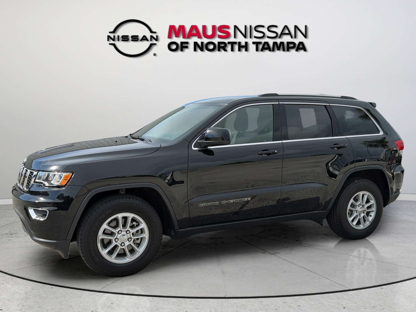 Used 2018 Jeep Grand Cherokee Laredo RWD image 5