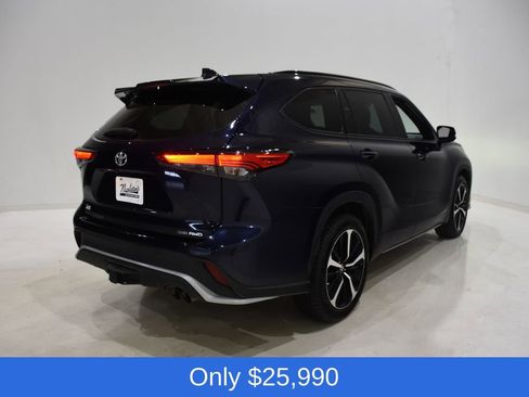Used 2021 Toyota Highlander XSE image 4