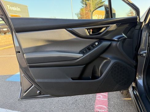 Used 2022 Subaru Crosstrek 2.5i Sport w/ Moonroof Package image 11