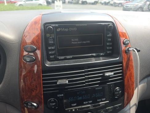 Used 2008 Toyota Sienna XLE Limited w/ XLE Limited Pkg 2 FWD image 12