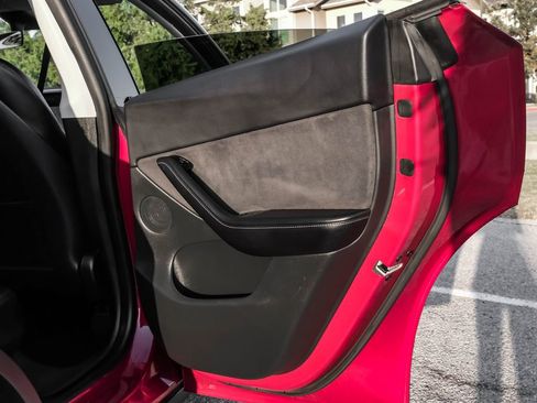 Used 2021 Tesla Model Y 2WD image 51