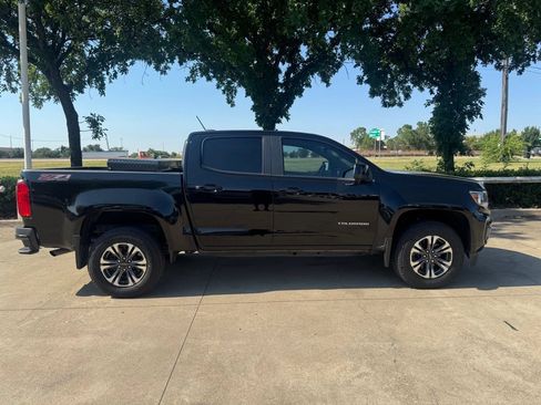 Used 2021 Chevrolet Colorado Z71 w/ Safety Package AWD/4WD image 3