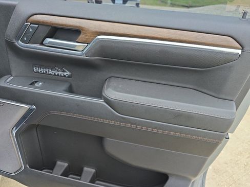 Used 2023 Chevrolet Silverado 1500 High Country w/ Technology Package image 13