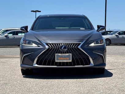 Used 2025 Lexus ES 350 w/ Premium Package