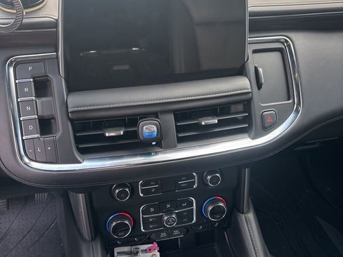 Used 2023 Chevrolet Tahoe Z71 w/ Luxury Package image 16